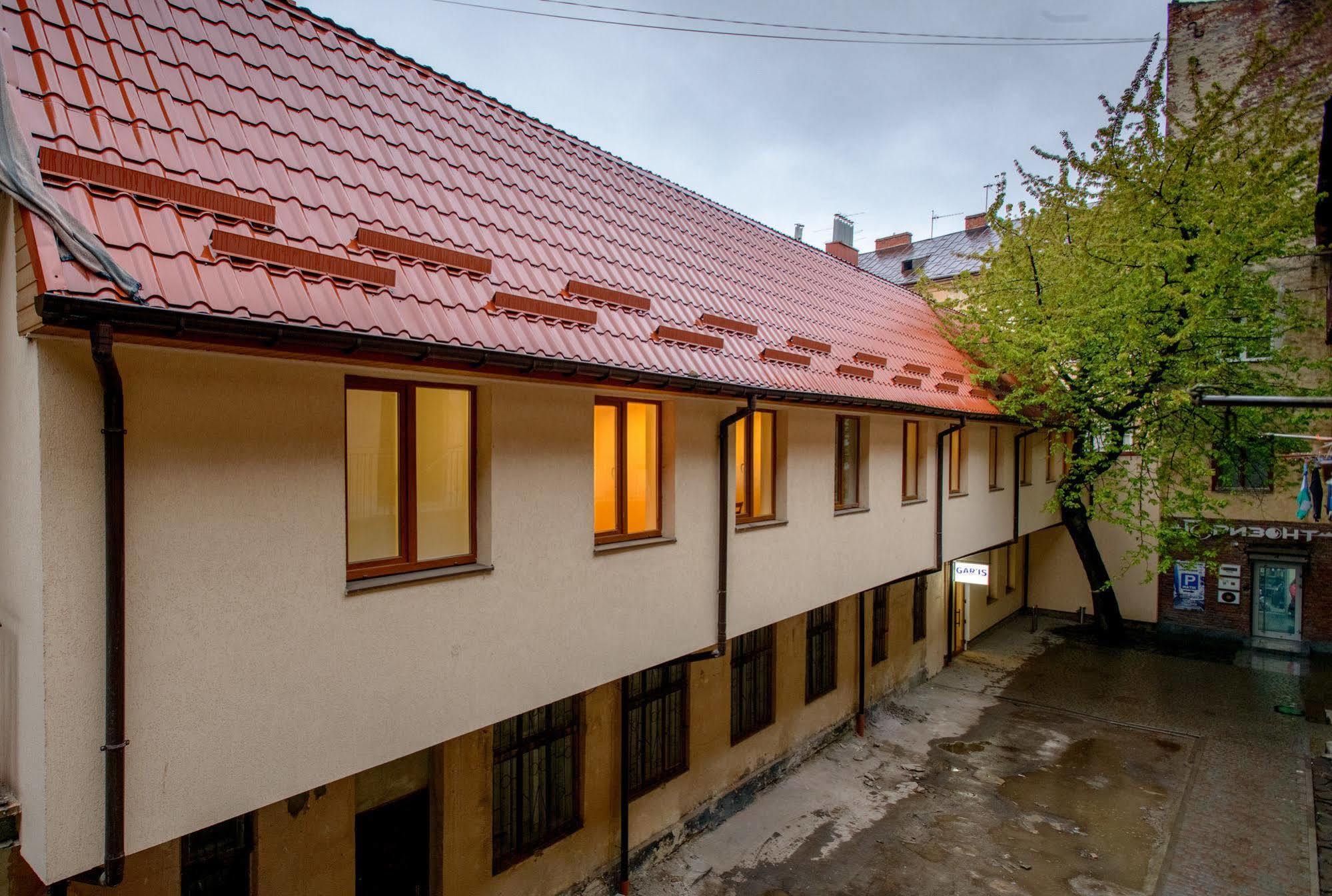 Gar'Is Hostel Lviv Exterior photo