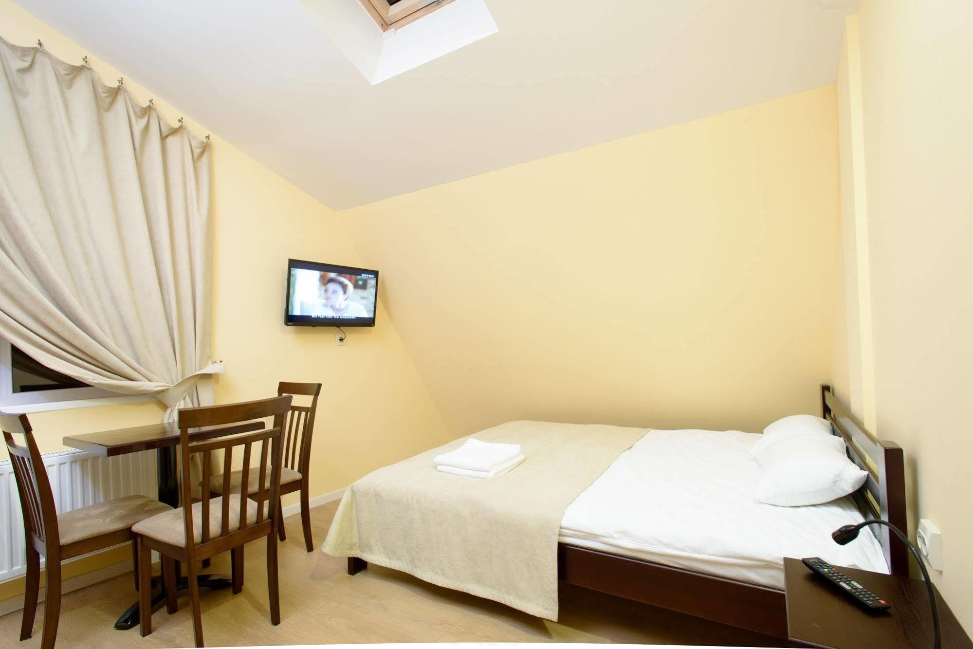 Gar'Is Hostel Lviv Exterior photo
