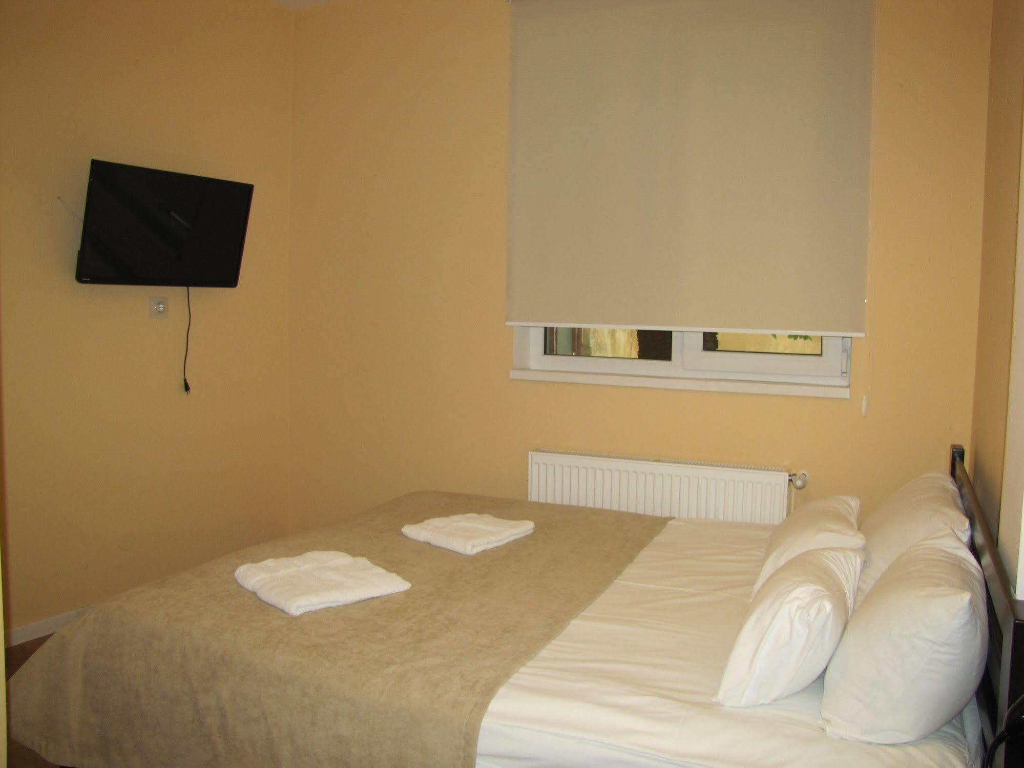 Gar'Is Hostel Lviv Exterior photo